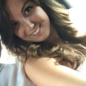 Meet your Posher, Casandra