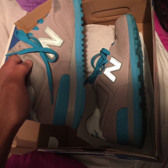 NEW BALANCE SIZE 7 MENS - Picture 2 of 2