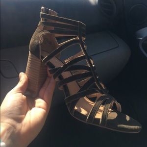 Tahari Heels