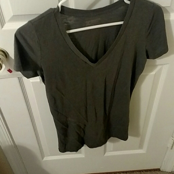 V neck tee