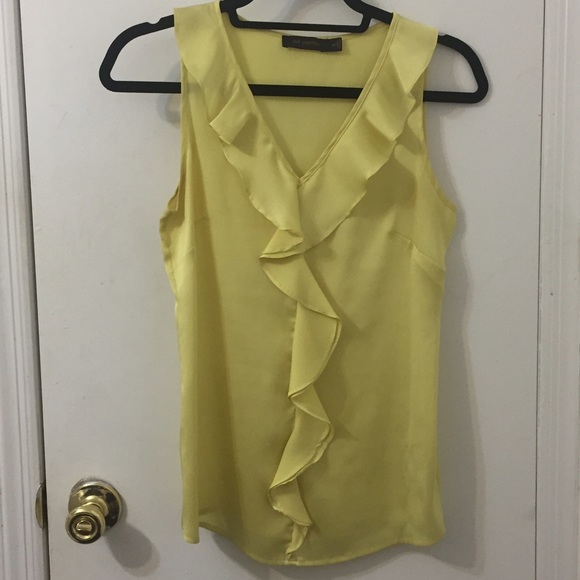 🎉LAST CALL🎉 Yellow Blouse - Picture 2 of 4