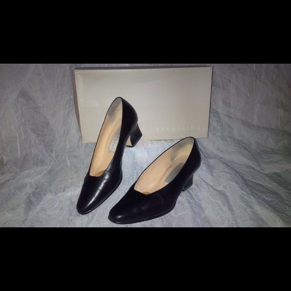 Bandolino Black Leather pumps 5.5M