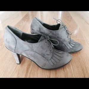 Tahari Temple Bootie