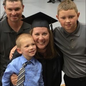 Meet your Posher, Elaine