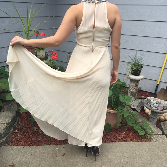 Gorgeous Maxi Dress - Picture 3 of 4