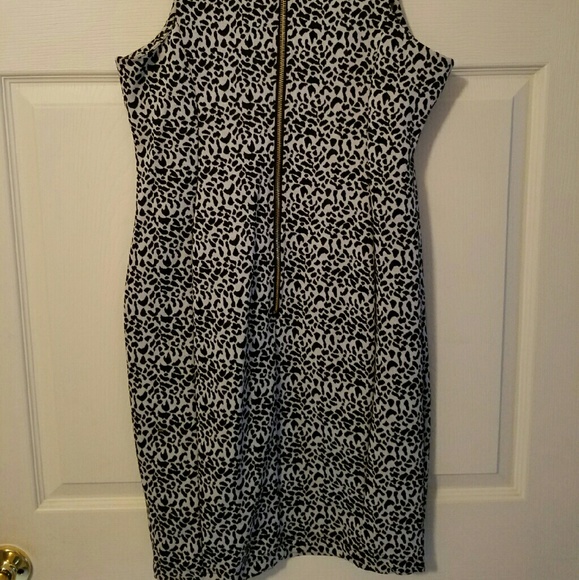 🌟🌟🌟LEOPARD PRINT BANDAGE DRESS🌟🌟🌟 - Picture 2 of 2