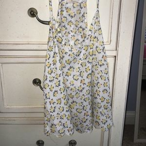 Yellow daisy tank top