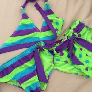 Bikini with three pieces. Justice size 6.