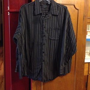 Van Heusen men's shirt