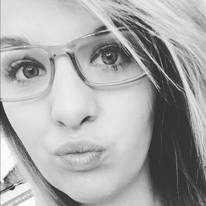 Meet your Posher, Vivian