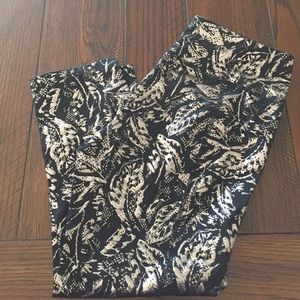 Betsey Johnson Crop Performance Pants