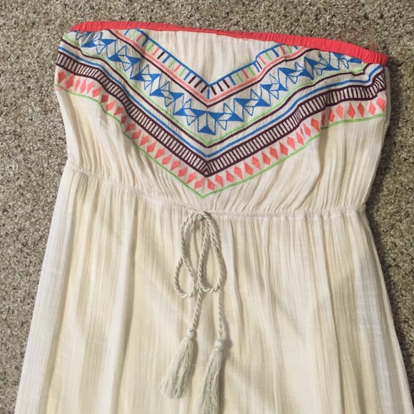 Flying Tomato maxi dress (boutique brand) - Picture 2 of 3