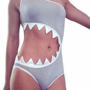 One piece bathing suit