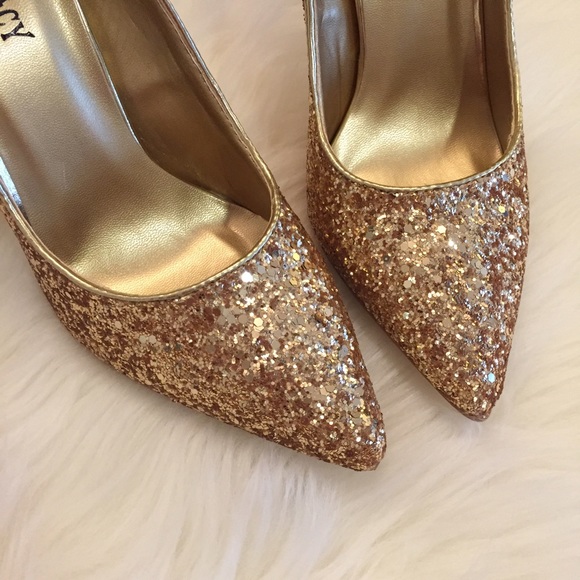 Gold Glitter Pointed Toe Pumps - Picture 3 of 4