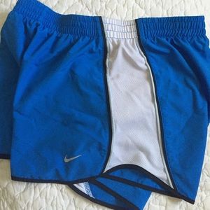 Women's Nike DriFit Running shorts Medium 8/10