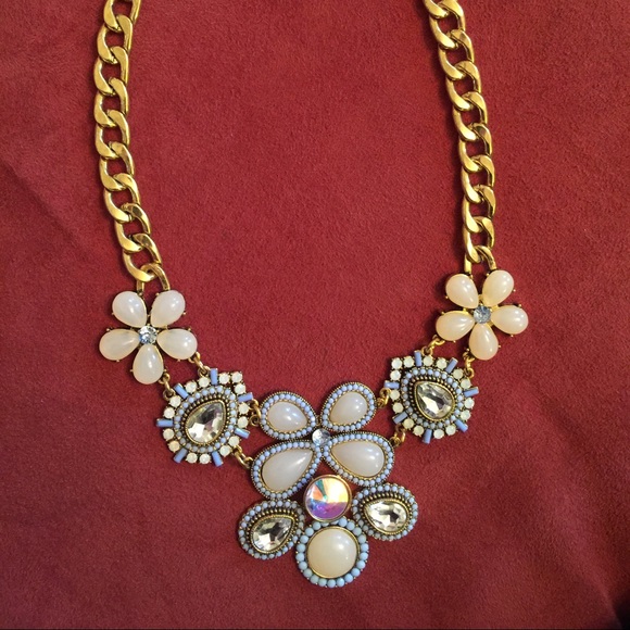 Floral neckless