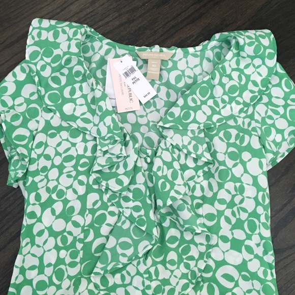 Banana Republic Green & White Floral Blouse - Picture 2 of 3