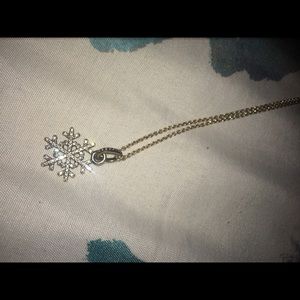 PANDORA SNOWFLAKE NECKLACE