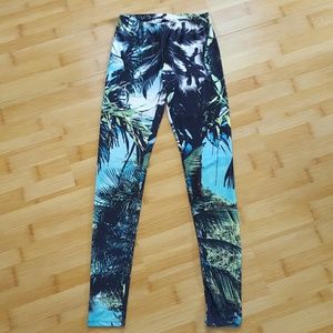 Wonderland Honolulu Aloha Print Pants
