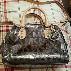 Mini Michael Kors shiny gold purse
