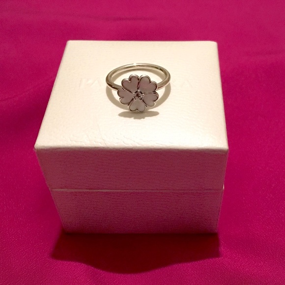 🆕Pandora Primrose Ring