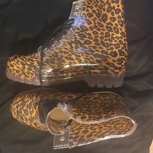 Size 10 cheetah rain boots