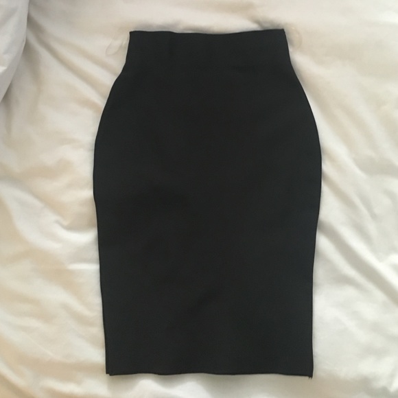 High Waisted Pencil Skirt - black. Very flattering