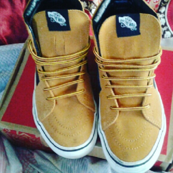 High top vans - Picture 1 of 3