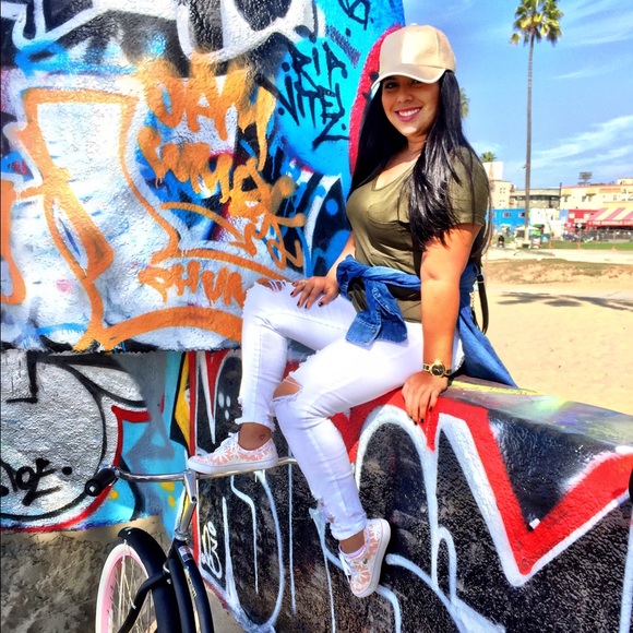 Meet your Posher, Kamilah - Picture 3 of 3