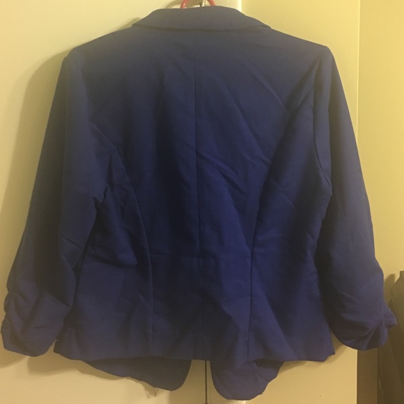 Blue Blazer - Picture 3 of 4