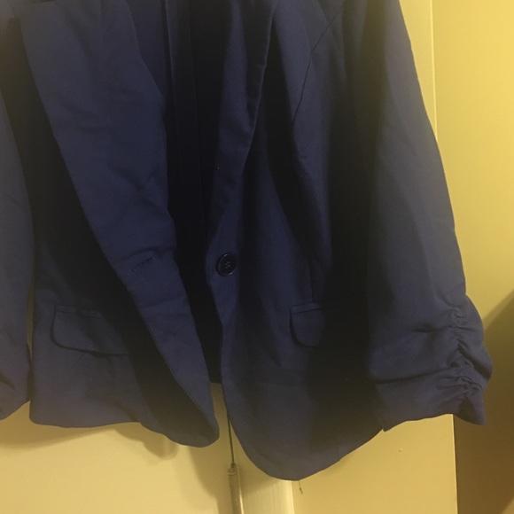 Blue Blazer - Picture 4 of 4