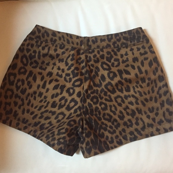 Leopard Print Shorts - Picture 3 of 4