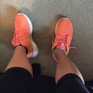 Nike roshe MAKE OFFER. Price NOT firm