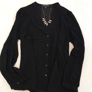 🛍LACY BUTTON UP BLOUSE🛍