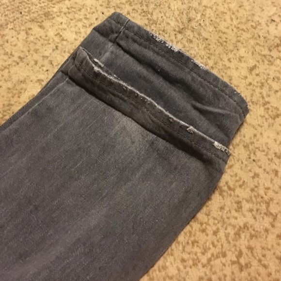 Bullhead Skinny Jeans - Picture 3 of 3