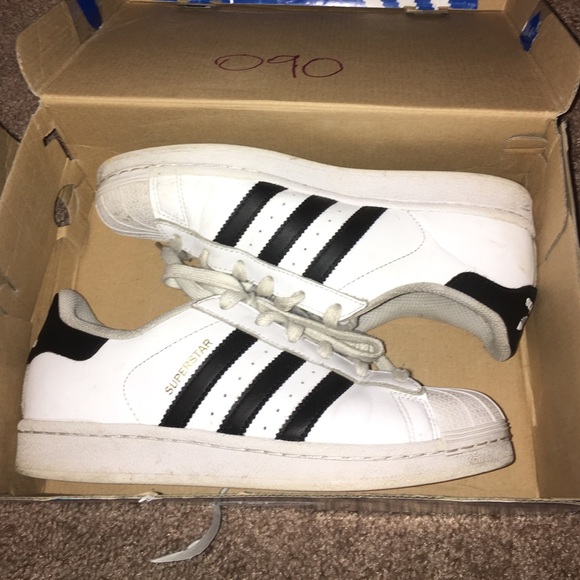 Make an offer! Adidas superstars
