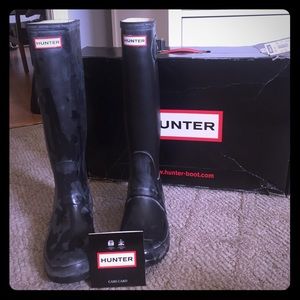 Hunters tall rain boots