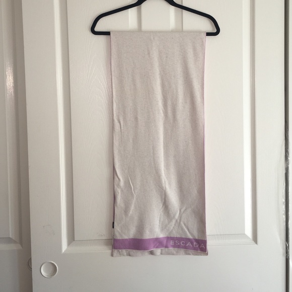 Escada wool scarf