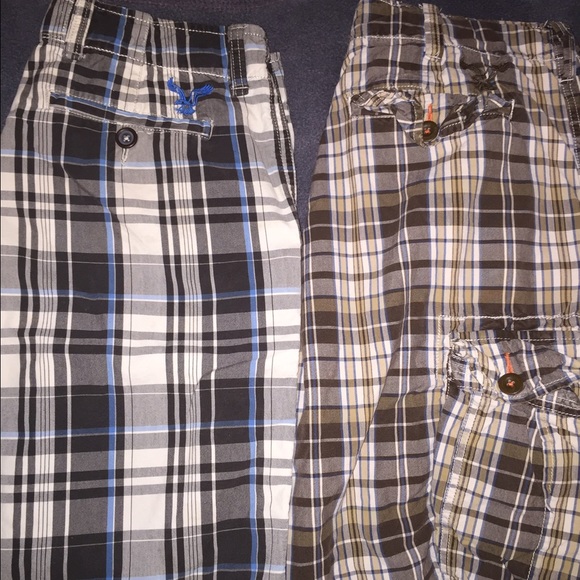 2 Pairs of Men's American Eagle Shorts - Size 32