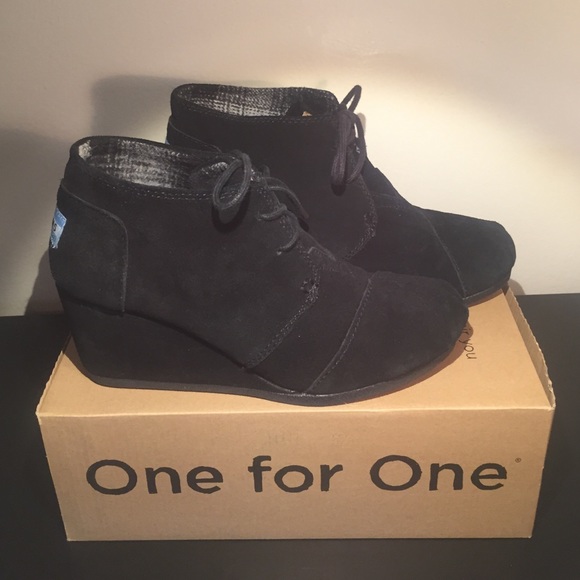 Toms wedge boots 7 1/2.