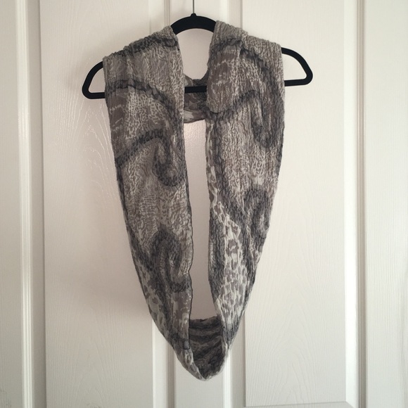 Circle scarf