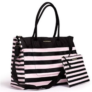 VS Weekender Tote & Sheer Love Mini Mist