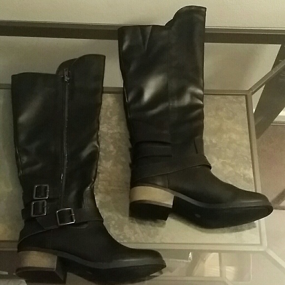 BRAND NEW BOOTS