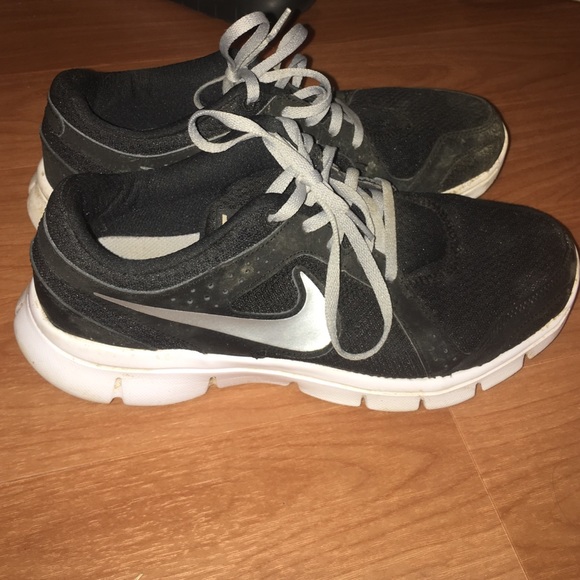 Black nike flex