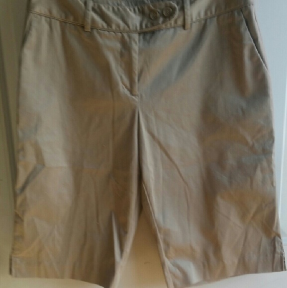 NWOT Worthington stretch shorts