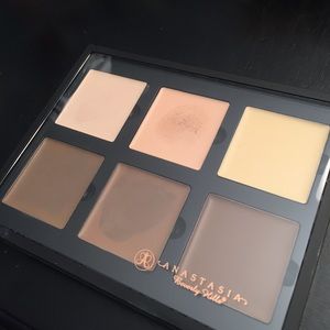 Anastasia Beverly Hills cream contour kit