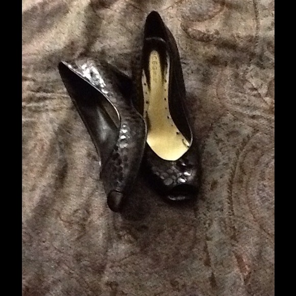 BCBG dark brown bubble pumps