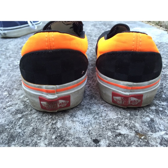 Custom Vans - Picture 3 of 4