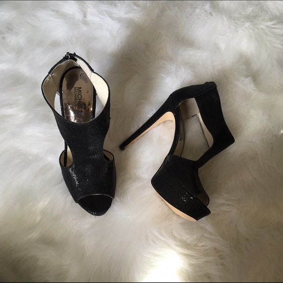 ❌SOLD❌Michael Kors leather shimmery heels - Picture 2 of 4