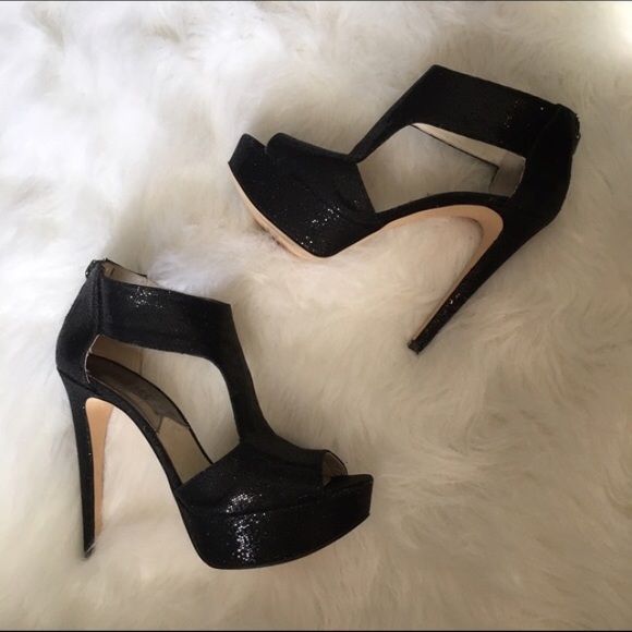 ❌SOLD❌Michael Kors leather shimmery heels - Picture 3 of 4